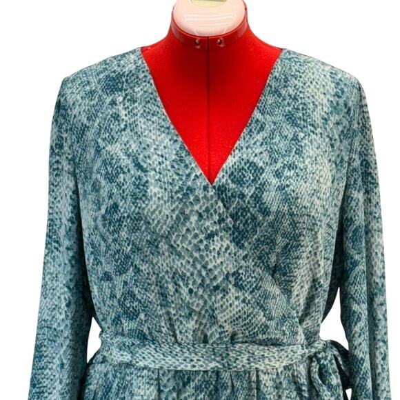 Chico's Blue Scaled Print V Neck Midi Blouson Wrap Dress Women (2) Large - Picture 2 of 7